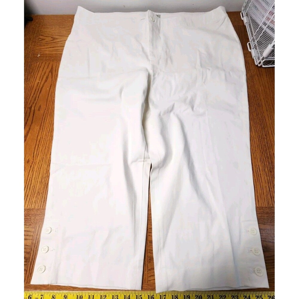 NWOT Monroe and Main White Stretch Summer Fall Button Leg Capri Pants Plus 22W